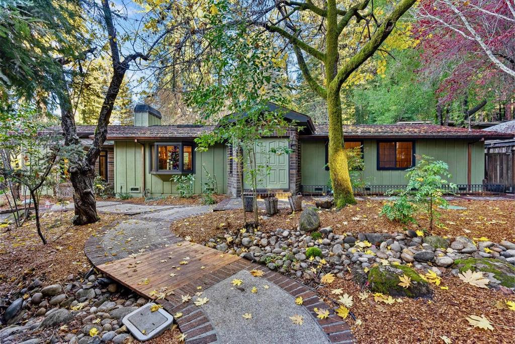 15610 Forest Hill Drive