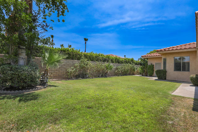 2450 Quincy Way, Palm Springs CA: https://media.crmls.org/mediaz/fc9e06b7-ae5d-4e3a-bf79-377095b8aafa.jpg