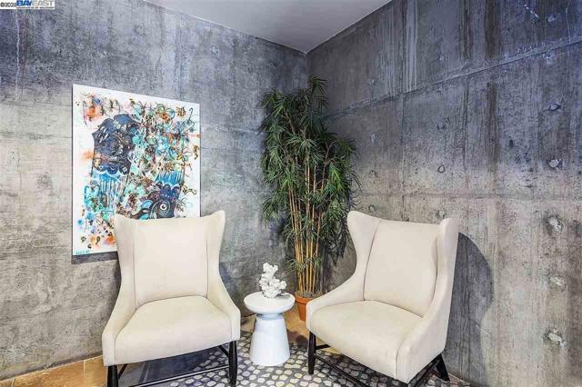 630 Thomas L Berkley Way, Oakland CA: https://media.crmls.org/mediaz/fc9f0c26-f620-4840-b3fe-1a3615c49731.jpg