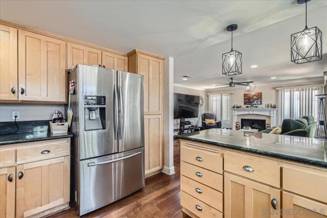 13422 Little Dawn Ln, Poway CA: https://media.crmls.org/mediaz/fc9f6760-fb57-43c0-9b0d-abf346a7af68.jpg