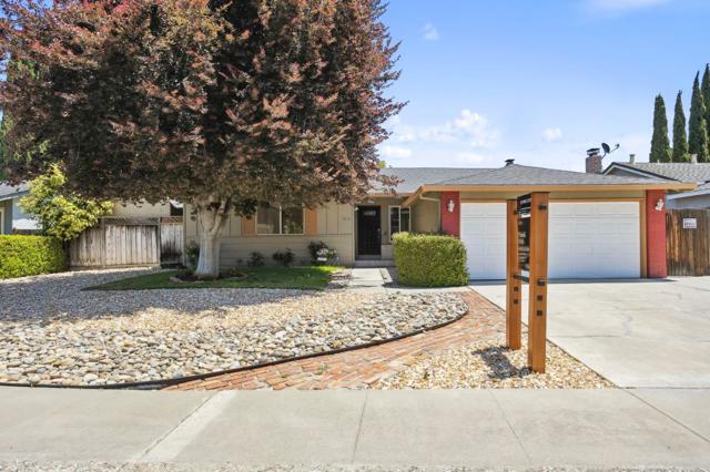 5268 Pebbletree Way, San Jose CA: https://media.crmls.org/mediaz/fc9fd946-7c5e-4217-b458-f0dfa233a2fe.jpg