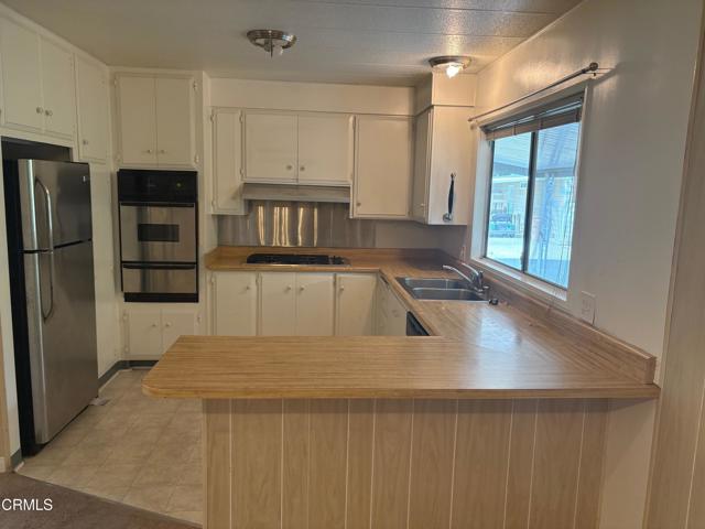 16 Isabel Avenue, Camarillo CA: https://media.crmls.org/mediaz/fca0095c-512e-447b-82cf-cc55ea90fe87.jpg