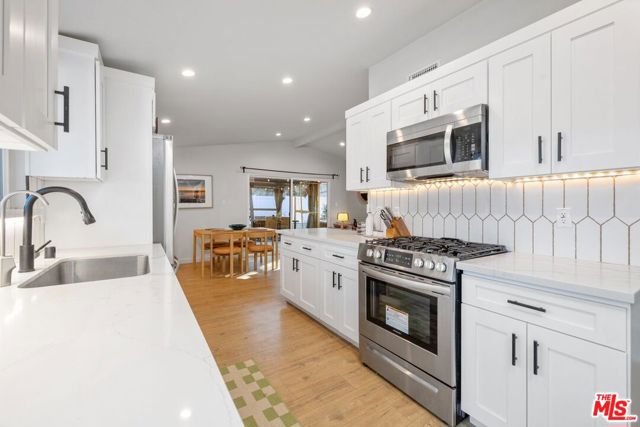 20608 Haynes Street photo 7