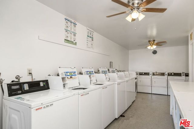 10065 De Soto Avenue, Chatsworth CA: https://media.crmls.org/mediaz/fca0e961-4f35-424b-aee0-ef57b2f8ffac.jpg