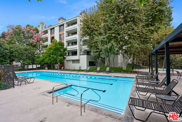 2142 Century Park Lane, Los Angeles CA: https://media.crmls.org/mediaz/fca1e6b9-1c5c-4048-8486-9043755e1538.jpg