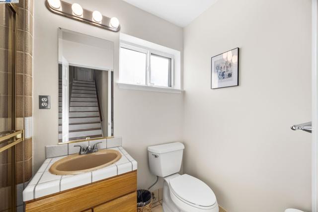 2461 Trenton Dr, San Bruno CA: https://media.crmls.org/mediaz/fca1e9cf-4de2-4d07-82d1-1b5b6083b0a2.jpg