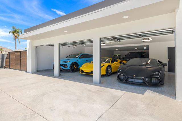 46380 Desert Lily Drive, Palm Desert CA: https://media.crmls.org/mediaz/fca485b3-7f59-4a81-b338-c163e718bbe0.jpg