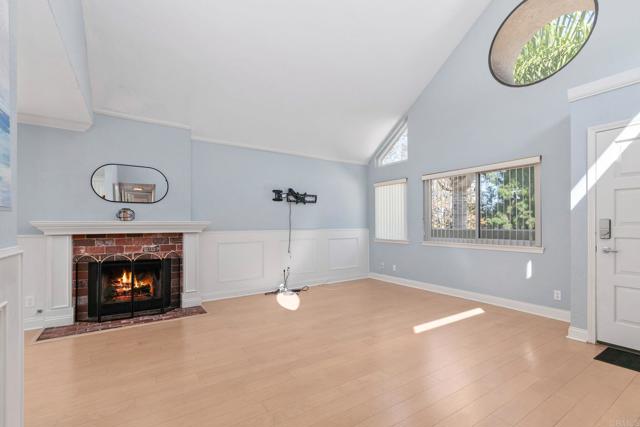 Detail Gallery Image 10 of 40 For 383 N Melrose Dr #F,  Vista,  CA 92083 - 2 Beds | 2 Baths