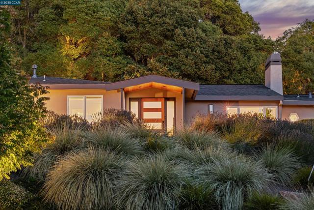 10 ICHABOD LANE, Orinda CA: https://media.crmls.org/mediaz/fca520c3-fdb6-4295-837c-a4a416a3ddac.jpg