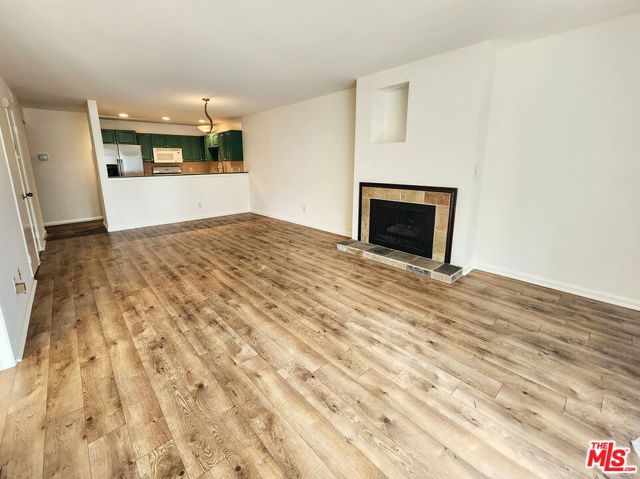 1940 N Highland Avenue, Los Angeles CA: https://media.crmls.org/mediaz/fca631e6-294b-4989-95c8-dabfb2a6653c.jpg