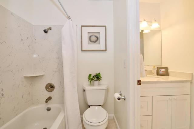 4210 Comet Circle, Union City CA: https://media.crmls.org/mediaz/fca67e8c-14c5-41ea-b00e-ef96b6b228a8.jpg