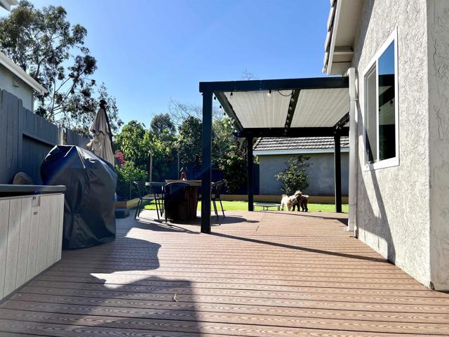 10632 Rancho Carmel Dr, San Diego CA: https://media.crmls.org/mediaz/fca6ba3d-7d62-482d-9e07-1048acc2f998.jpg