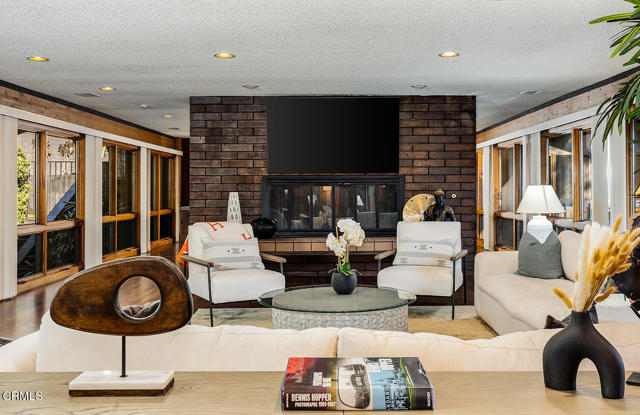 Detail Gallery Image 11 of 62 For 140 Belday Rd, Pasadena,  CA 91105 - 5 Beds | 4/1 Baths