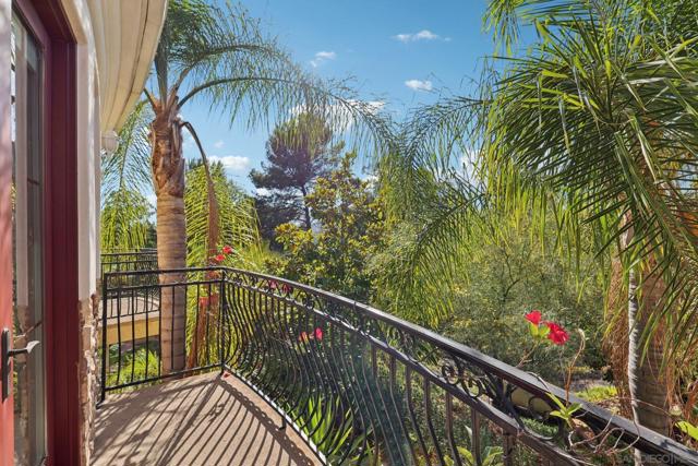 15035 Orchard View Dr, Poway CA: https://media.crmls.org/mediaz/fca8355b-0e67-4b1a-a060-9740626a39e8.jpg