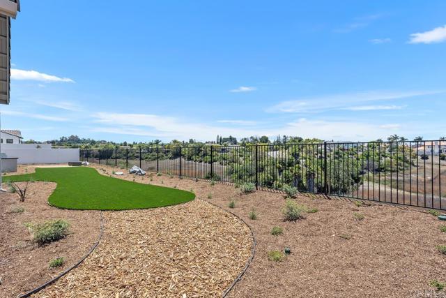 Detail Gallery Image 35 of 39 For 1208 Stonemark Place #MAIN HOUSE,  Vista,  CA 92081 - 6 Beds | 5 Baths