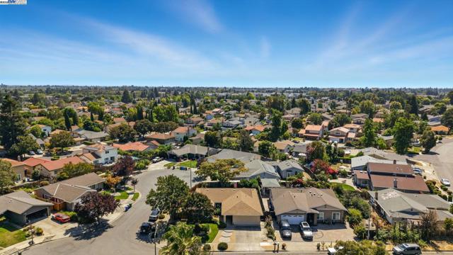 38645 Spetti Ct, Fremont CA: https://media.crmls.org/mediaz/fca92703-9662-4974-87ef-ad235220d8c6.jpg