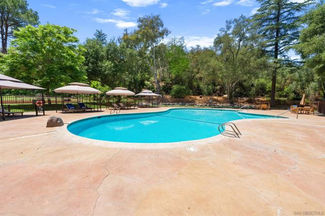32676 Taspa Ct, Pauma Valley CA: https://media.crmls.org/mediaz/fca98b06-4abe-4b23-9c74-c3755c677f57.jpg