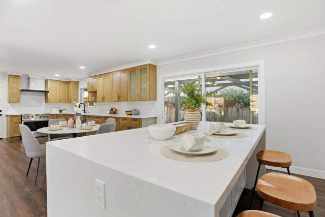 432 8th Avenue, Menlo Park CA: https://media.crmls.org/mediaz/fca9cbcf-d128-488f-99a6-b9782b0c32d7.jpg