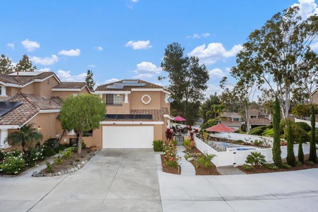 Detail Gallery Image 2 of 36 For 1512 Golfcrest Pl, Vista,  CA 92081 - 3 Beds | 2/1 Baths