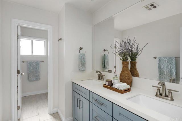 Detail Gallery Image 22 of 37 For 215 Cranston Crest, Escondido,  CA 92025 - 3 Beds | 2 Baths