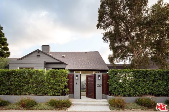 7420 Cervantes Place, Los Angeles CA: https://media.crmls.org/mediaz/fcac7ebf-0ecc-45b3-8079-f14d8688d0e9.jpg