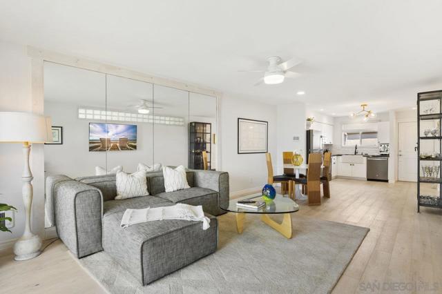 902 Caminito Madrigal, Carlsbad CA: https://media.crmls.org/mediaz/fcac8e1b-2236-45ce-9327-20be3f069bde.jpg