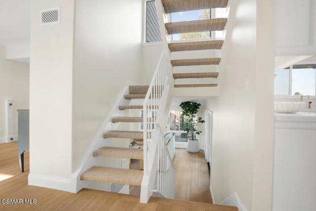 1228 S Westlake Boulevard, Westlake Village CA: https://media.crmls.org/mediaz/fcacfe2b-2adf-40b0-886c-f500573b1446.jpg
