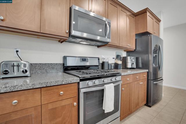 8275 Brookhaven Cir, Discovery Bay CA: https://media.crmls.org/mediaz/fcacff23-350d-473c-a8af-5cdeb8985871.jpg