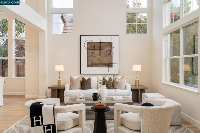 9356 Mediar Dr, San Ramon CA: https://media.crmls.org/mediaz/fcad44fa-4237-4341-8697-edfd655cd103.jpg