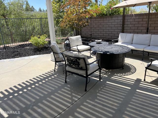 4543 Silverbell Circle, Moorpark CA: https://media.crmls.org/mediaz/fcad45fc-875b-4f77-a1e2-497855b4ab3e.jpg