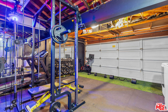 14253 Collins Street, Los Angeles CA: https://media.crmls.org/mediaz/fcade2dd-ccb3-4d49-a94c-cb4c3ecd1aba.jpg