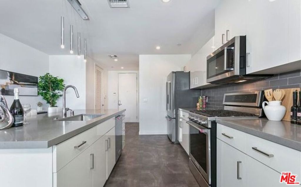 4140 Glencoe Avenue #408