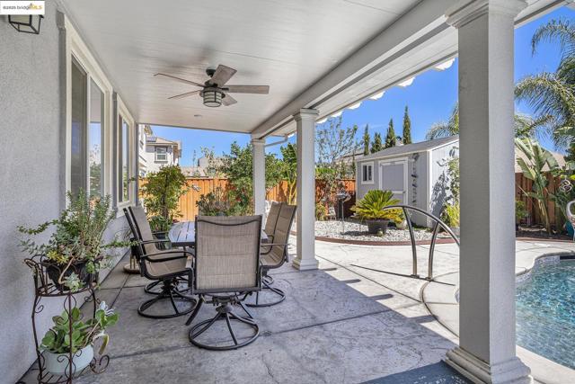 525 Stone Mountain Dr, Oakley CA: https://media.crmls.org/mediaz/fcae1ab3-bd1d-4fec-a4bc-6568bfa47db0.jpg