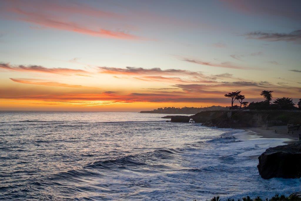 https://media.crmls.org/mediaz/fcae74a5-d658-49d5-92ad-11d8111b5f83.jpg?preset=X-Large