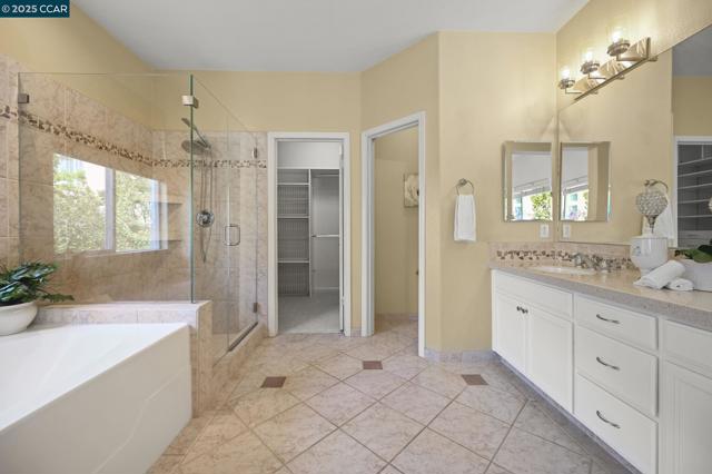 120 Woodcrest Dr, San Ramon CA: https://media.crmls.org/mediaz/fcae7a61-9cf9-4c93-8fb1-0ca3ab9d4f28.jpg