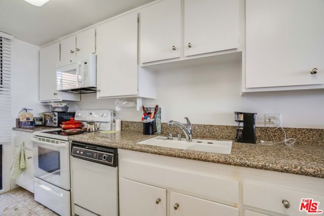 4335 South Marina City Drive, 544 photo 6