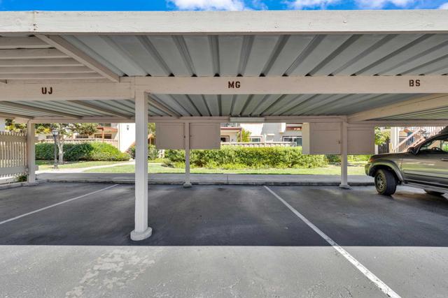 4040 Porte La Paz, San Diego CA: https://media.crmls.org/mediaz/fcaec884-1734-42bd-8a67-9af92830b866.jpg