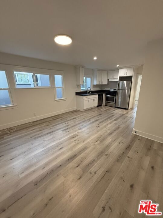 5530 Franklin, Los Angeles CA: https://media.crmls.org/mediaz/fcaf003f-1ec3-4680-9e20-1ba1d69ab412.jpg