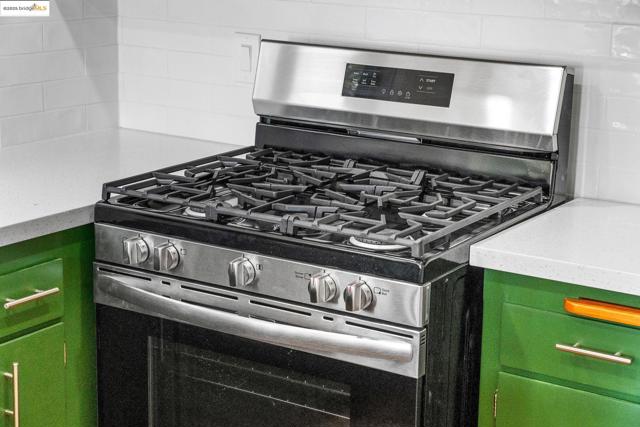 1730 Highland Pl, Berkeley CA: https://media.crmls.org/mediaz/fcaf32e4-8be6-43e1-91eb-6260ea39e41b.jpg