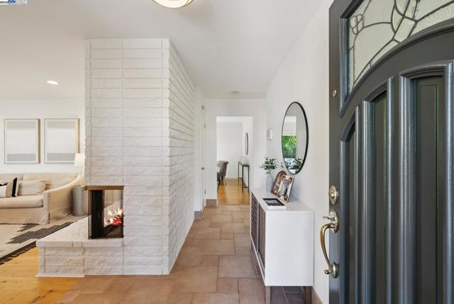 1515 Grove Way, Concord CA: https://media.crmls.org/mediaz/fcaf4972-3b58-4de1-8aa3-b6b6edb3a232.jpg