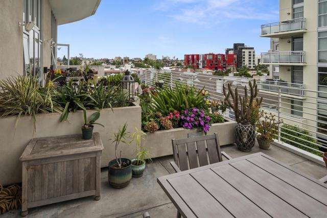 3788 Park Blvd, San Diego CA: https://media.crmls.org/mediaz/fcaf7d5d-7371-4f0c-a207-f2bf29de0406.jpg