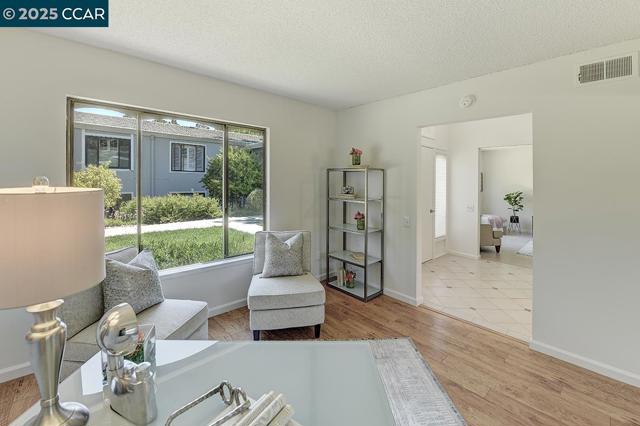 1517 Oakmont, Walnut Creek CA: https://media.crmls.org/mediaz/fcafb286-7b13-4f65-8e0b-2eb1b9f6193b.jpg