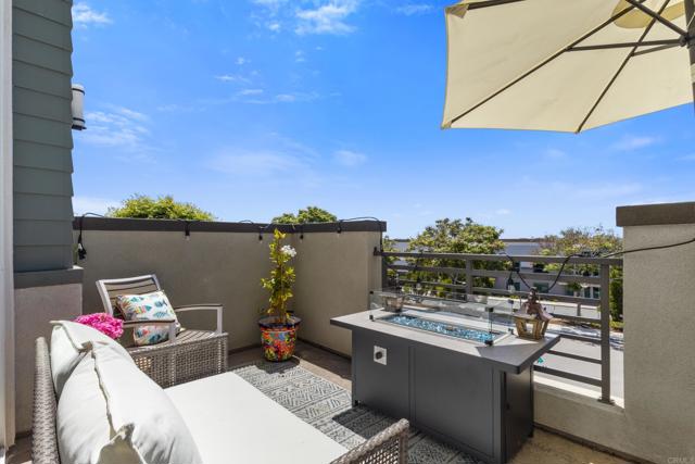 6132 Colt Place, Carlsbad CA: https://media.crmls.org/mediaz/fcb07977-7107-4589-821a-a1ee801e6031.jpg