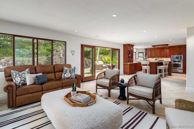 1248 Avocet Ct, Cardiff by the Sea CA: https://media.crmls.org/mediaz/fcb1725f-0b8c-422d-884c-c748e7e185de.jpg