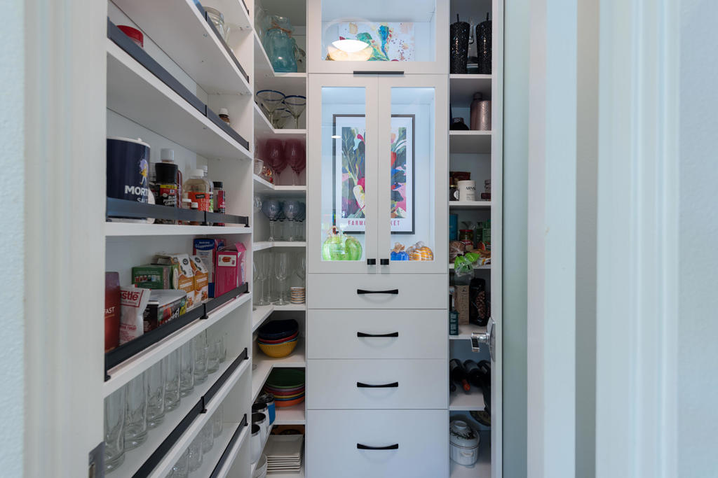 https://media.crmls.org/mediaz/fcb1ad73-40a0-47f9-b0d2-2f595448b1b7.jpg?preset=X-Large