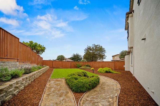 4455 Ocean Heights Court, Seaside CA: https://media.crmls.org/mediaz/fcb1baff-e018-47d3-aa06-16e891d944b2.jpg