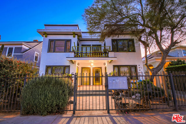132 N Avenue 57, Los Angeles CA: https://media.crmls.org/mediaz/fcb210bb-12ce-4310-8ae5-85874a061ffc.jpg