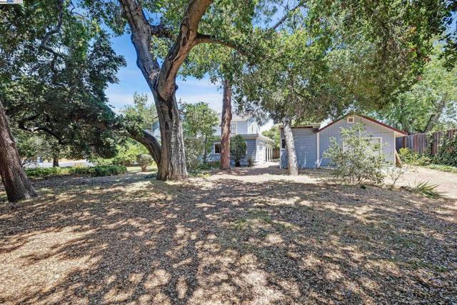 2211 College Avenue, Livermore CA: https://media.crmls.org/mediaz/fcb23474-d9b6-4d26-9086-c6bc5a95def9.jpg