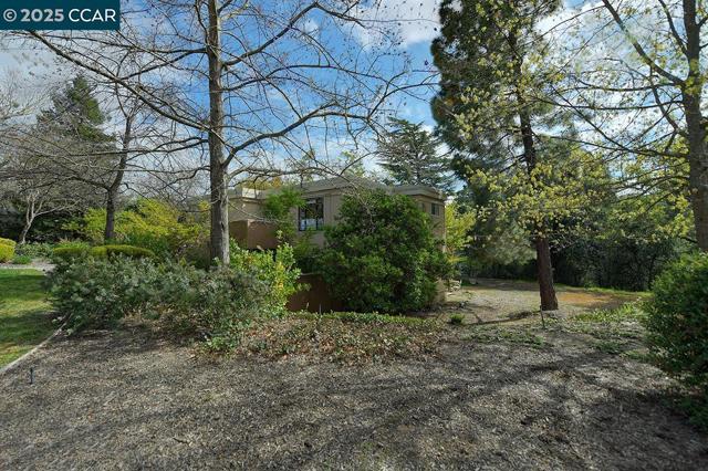 1873 Golden Rain Rd., Walnut Creek CA: https://media.crmls.org/mediaz/fcb268f2-a41b-4907-825e-2d0136b687e7.jpg