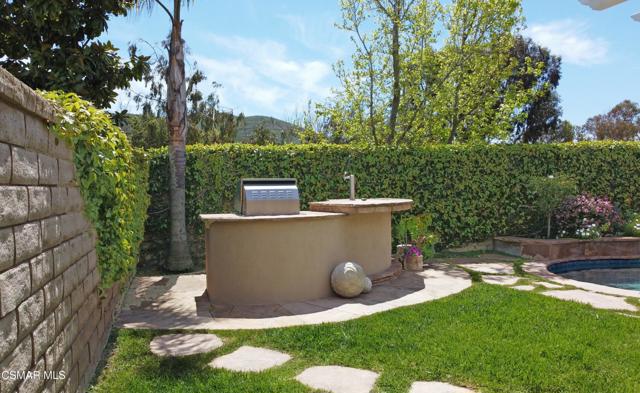 4950 Via Aurora, Newbury Park CA: https://media.crmls.org/mediaz/fcb28b80-bdde-4971-ab06-4d4c3619d640.jpg